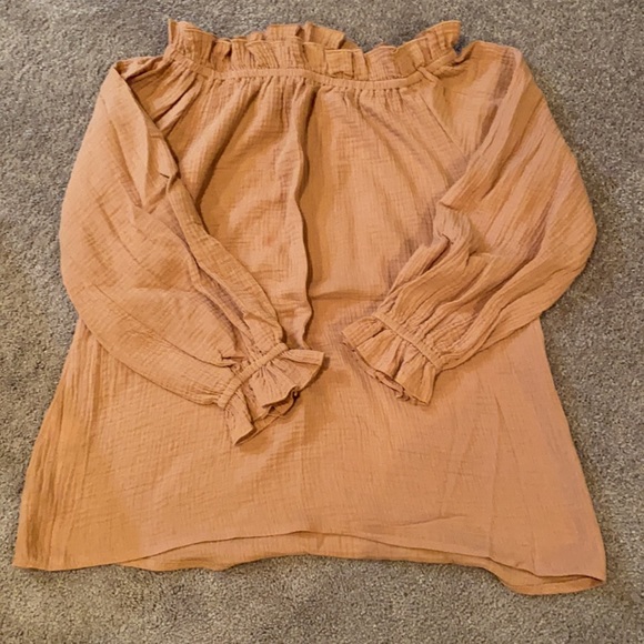 Off shoulder top - Picture 4 of 4